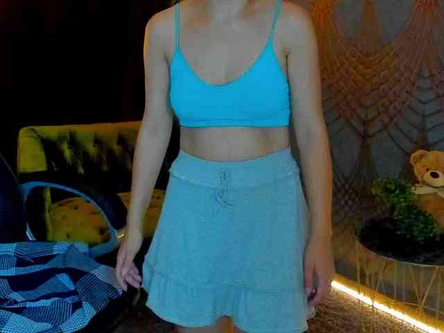 Livia-Shy webcam