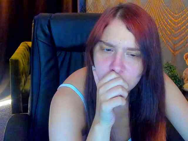 Livia-Shy webcam