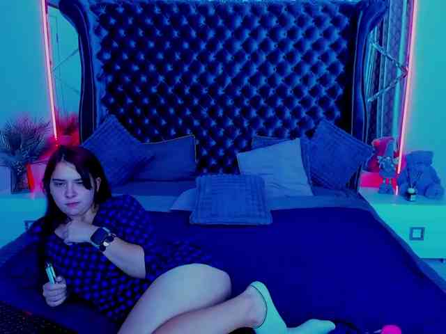 Livia-Shy webcam