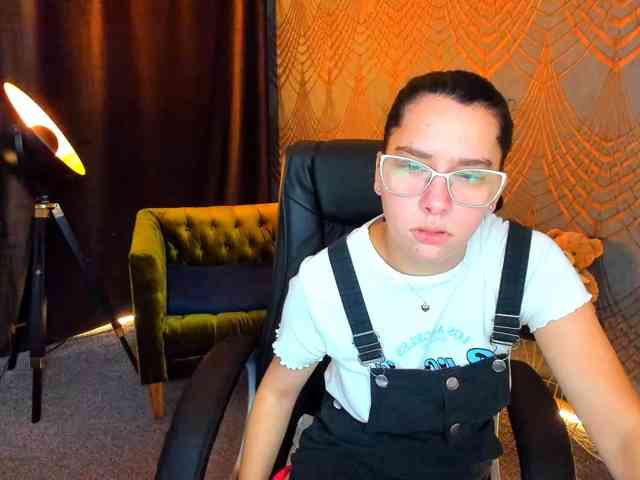 Livia-Shy webcam