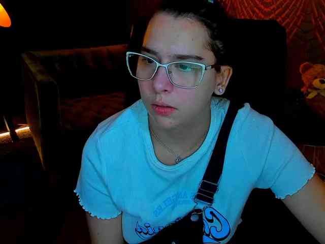 Livia-Shy webcam