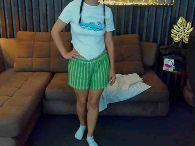 Livia-Shy webcam