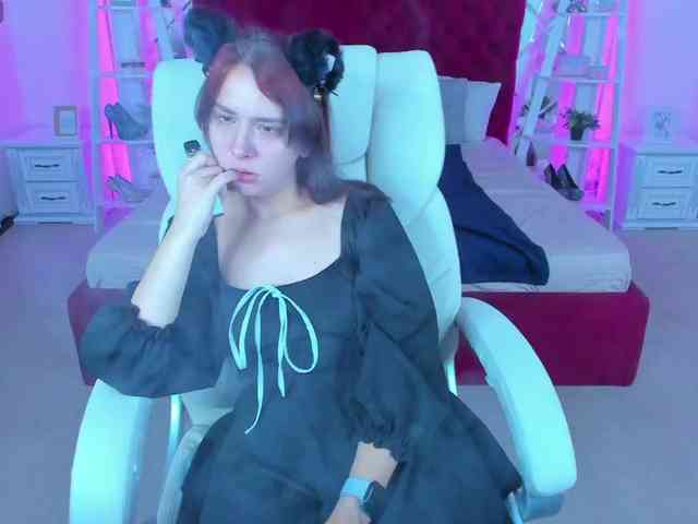 Livia-Shy webcam