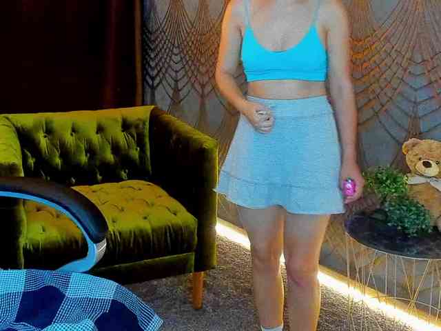 Livia-Shy webcam