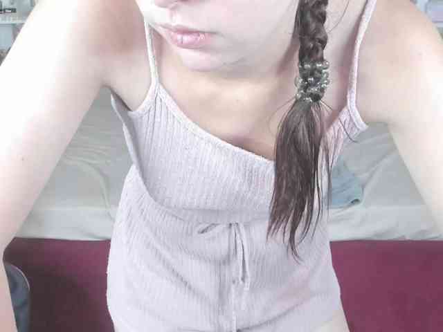 Livia-Shy webcam