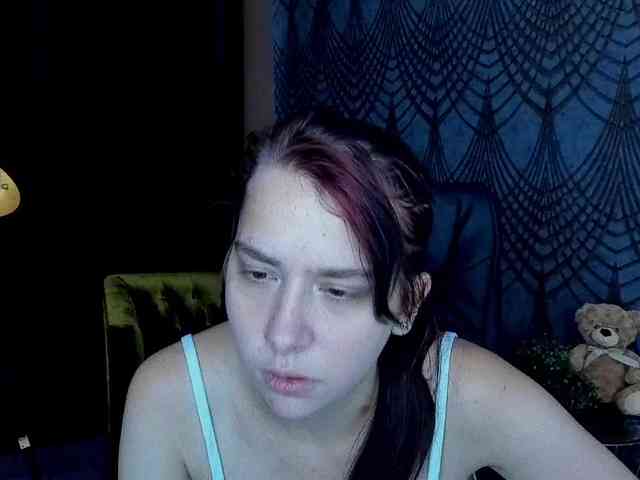 Livia-Shy webcam
