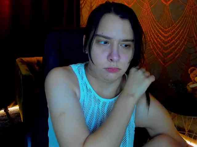 Livia-Shy webcam