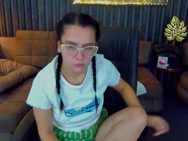 Livia-Shy webcam