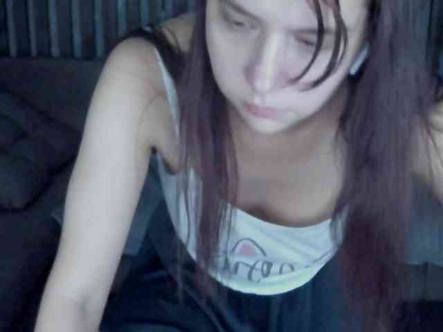 Livia-Shy webcam