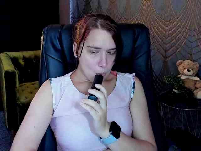 Livia-Shy webcam