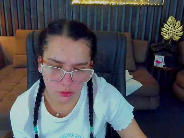 Livia-Shy webcam