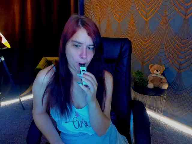 Livia-Shy webcam