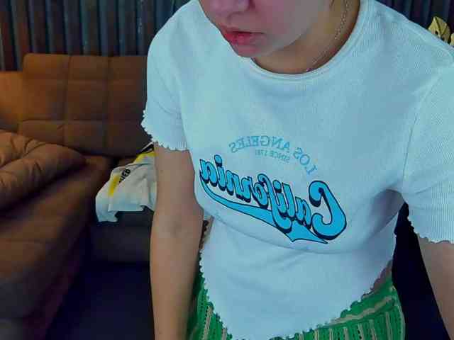 Livia-Shy webcam