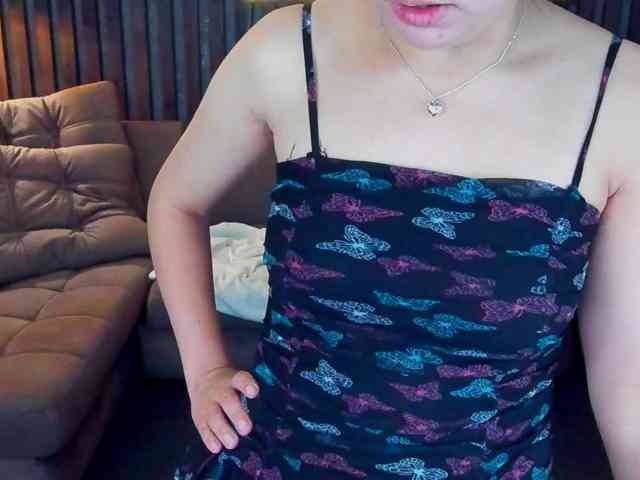 Livia-Shy webcam