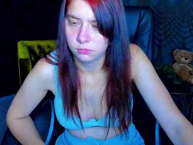 Livia-Shy webcam