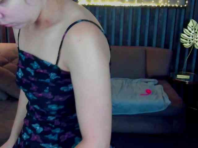 Livia-Shy webcam