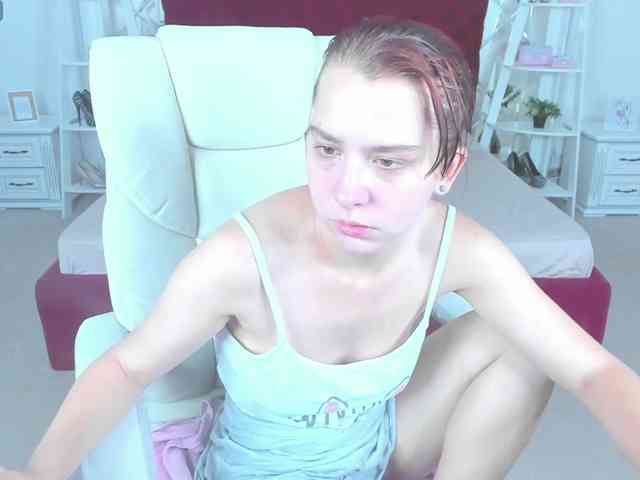 Livia-Shy webcam