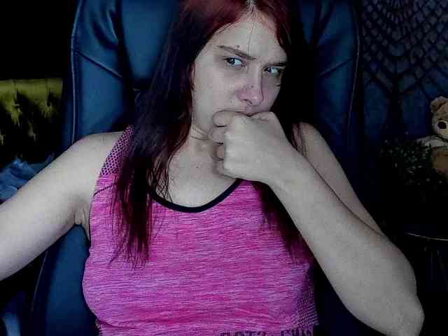 Livia-Shy webcam