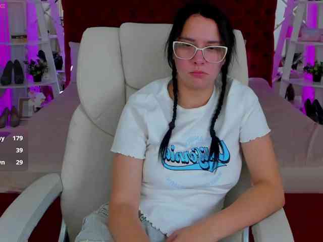 Livia-Shy webcam