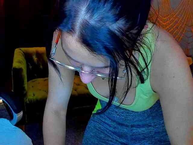 Livia-Shy webcam