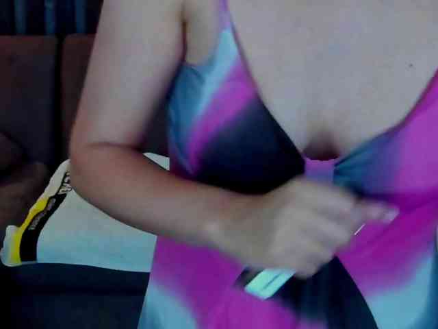 Livia-Shy webcam