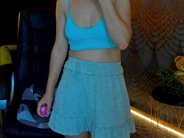 Livia-Shy webcam
