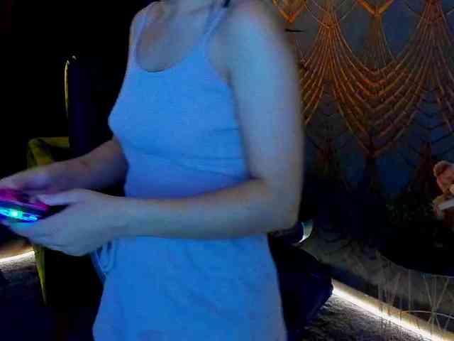 Livia-Shy webcam