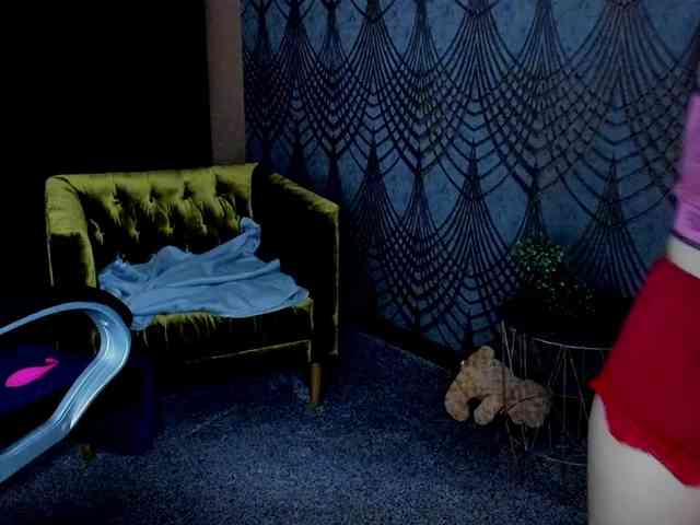 Livia-Shy webcam