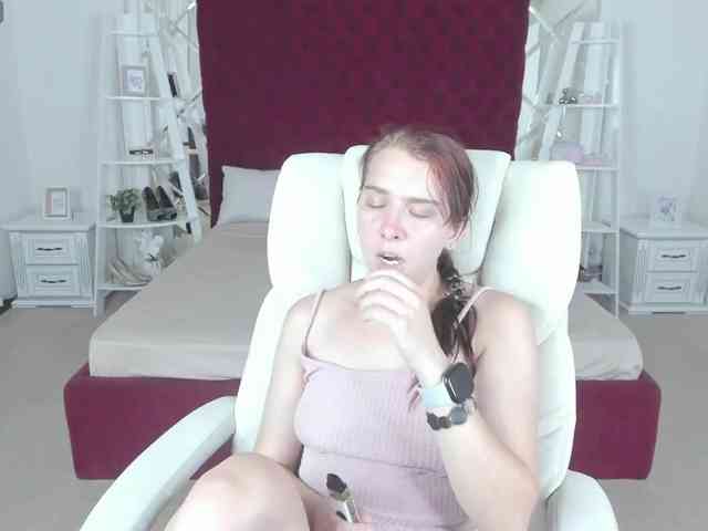 Livia-Shy webcam
