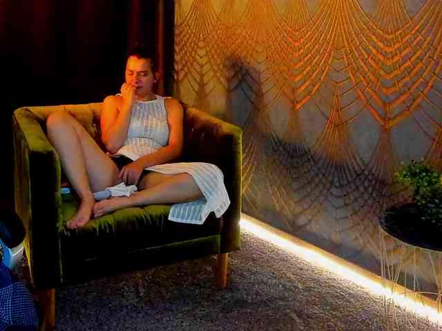 Livia-Shy webcam