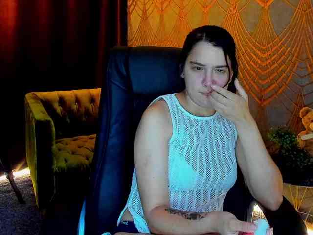 Livia-Shy webcam