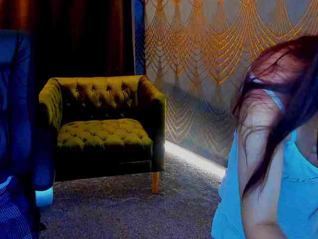 Livia-Shy webcam