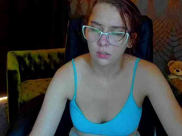Livia-Shy webcam