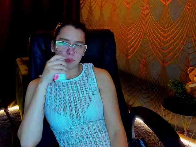 Livia-Shy webcam