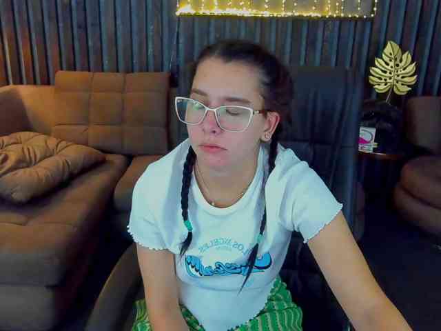 Livia-Shy webcam
