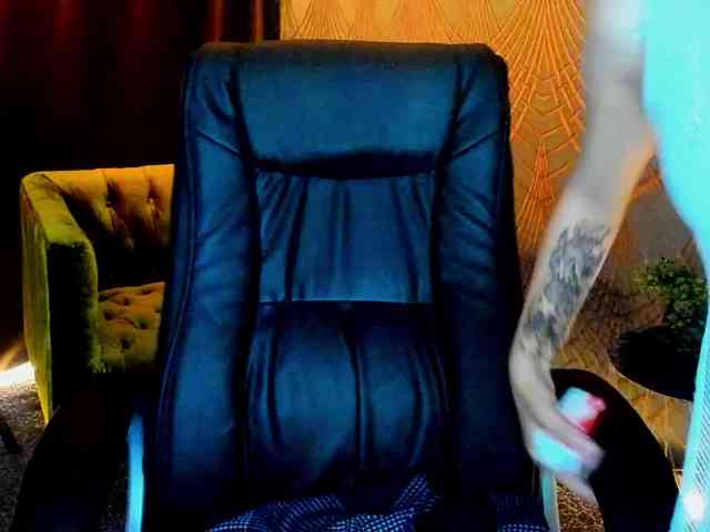 Livia-Shy webcam