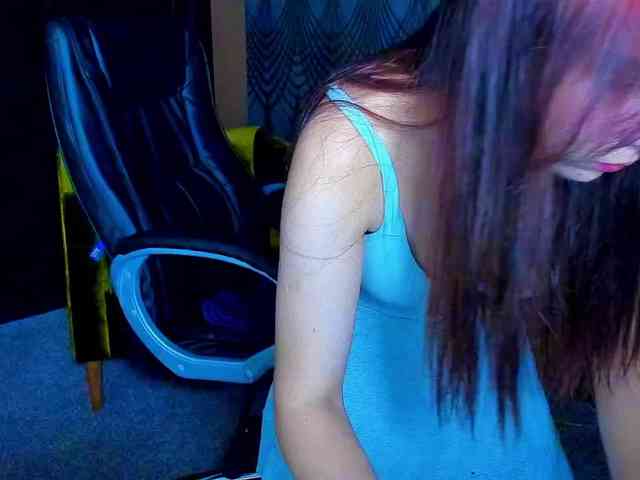 Livia-Shy webcam