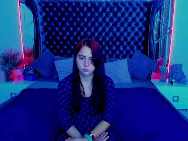 Livia-Shy webcam