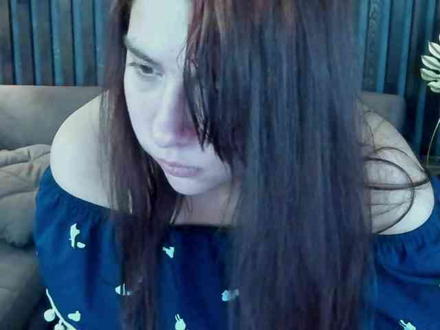 Livia-Shy webcam