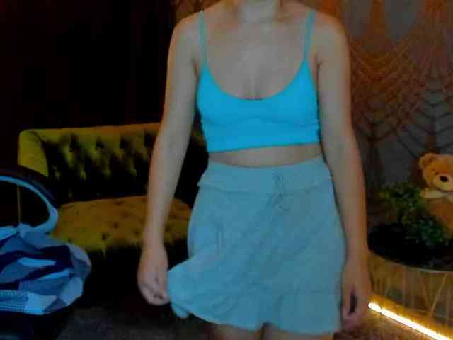Livia-Shy webcam