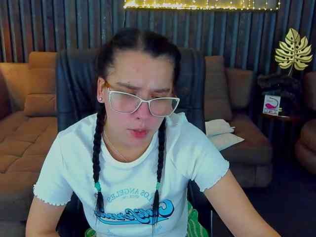 Livia-Shy webcam