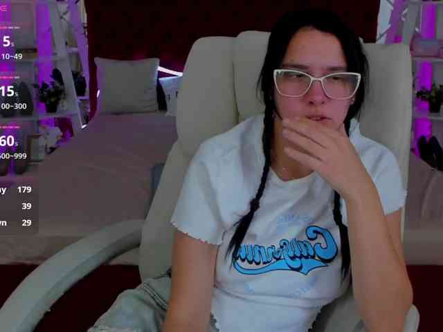 Livia-Shy webcam