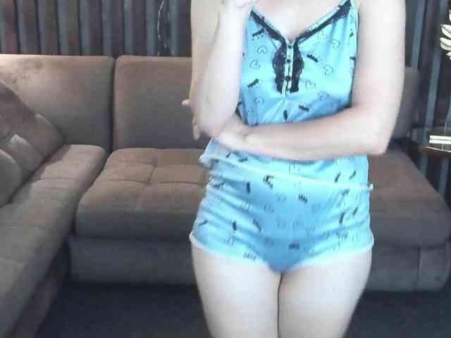 Livia-Shy webcam
