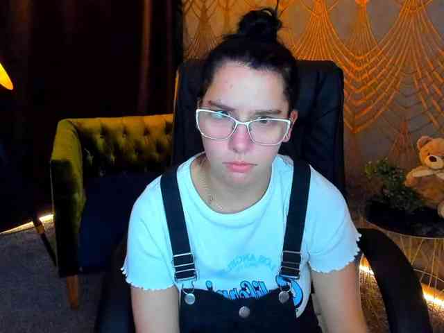 Livia-Shy webcam