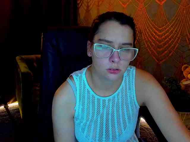 Livia-Shy webcam