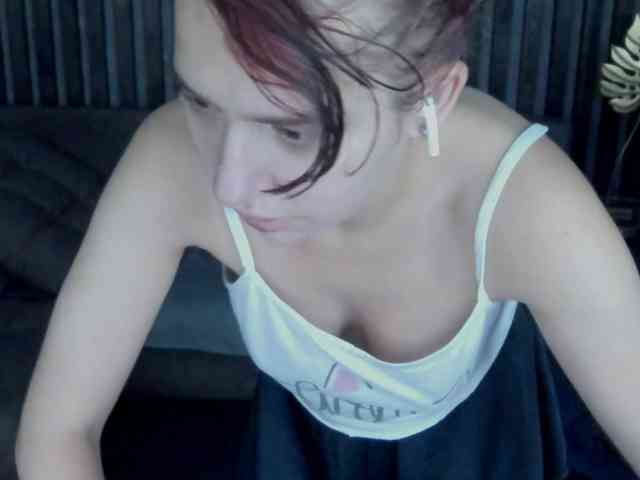 Livia-Shy webcam