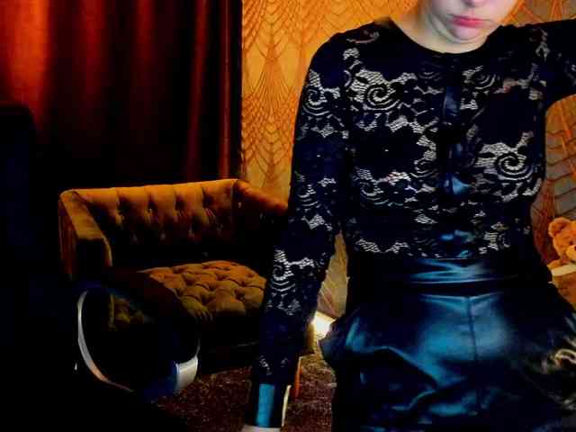 Livia-Shy webcam
