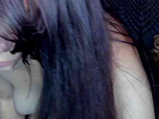 Livia-Shy webcam