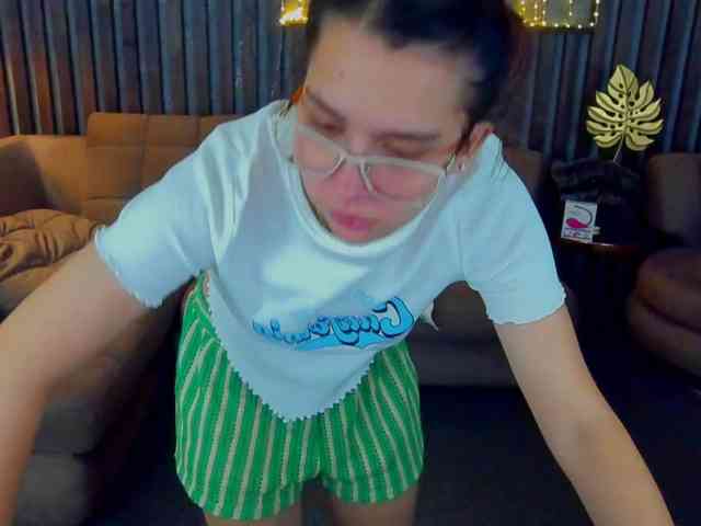 Livia-Shy webcam