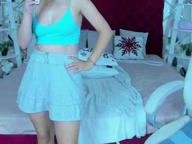 Modelo: Livia-Shy